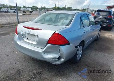 2007 Honda Accord 2.4 Lx z USA, uszkodzony, nr VIN 1HGCM56467A148202